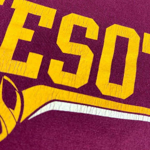 Y2K Nike Team Minnesota Golden Gophers Center Swoosh Shirt Large Red Faded Tee - Picture 5 of 16